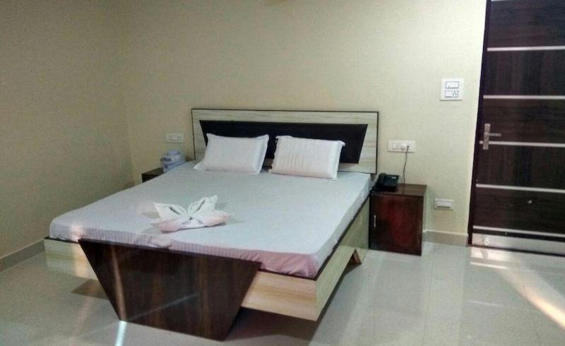 Hotel Sukh Sagar กวาลิออร์ ภายนอก รูปภาพ