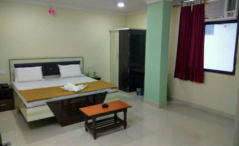 Hotel Sukh Sagar กวาลิออร์ ภายนอก รูปภาพ